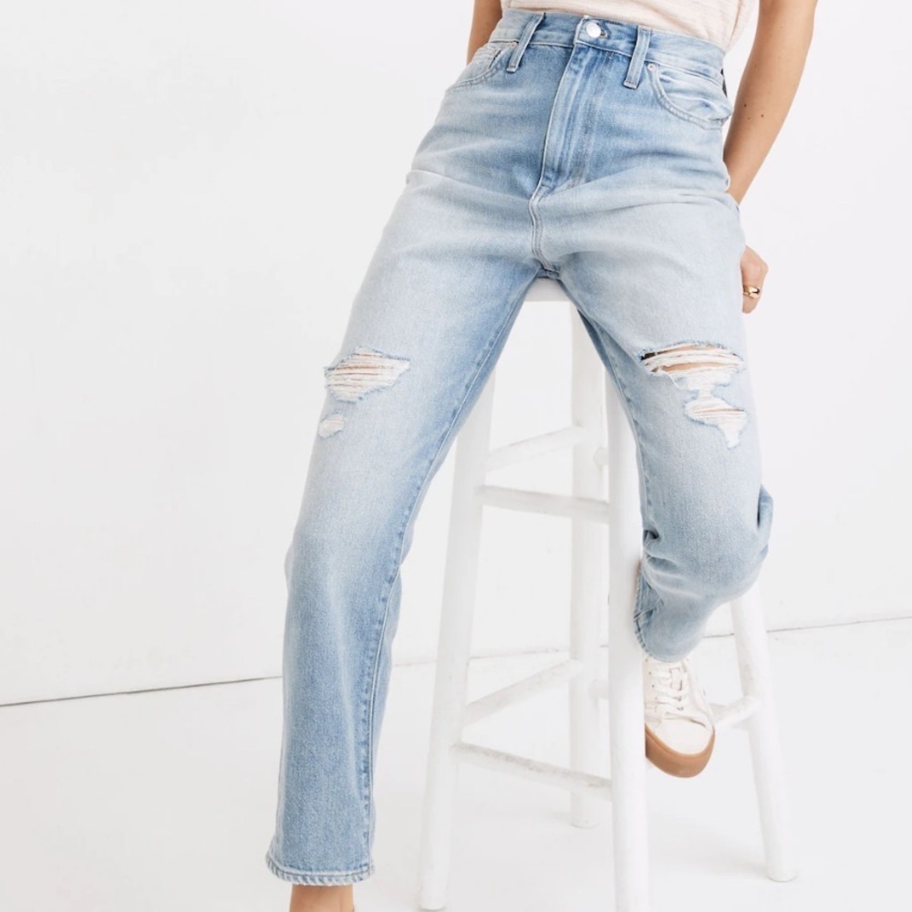 Madewell The Momjean Light Blue Wash Distressed Knees Loose Fit - Picture 5 of 9